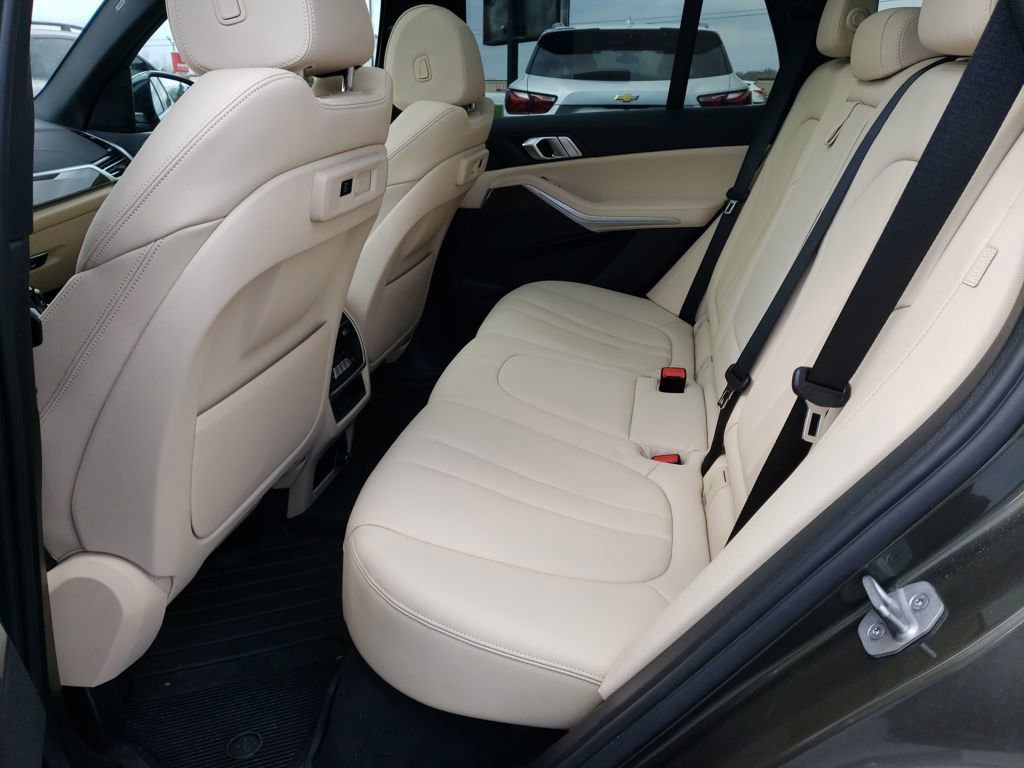 Used 2022 BMW X5 xDrive40i w/ Premium Package image 24
