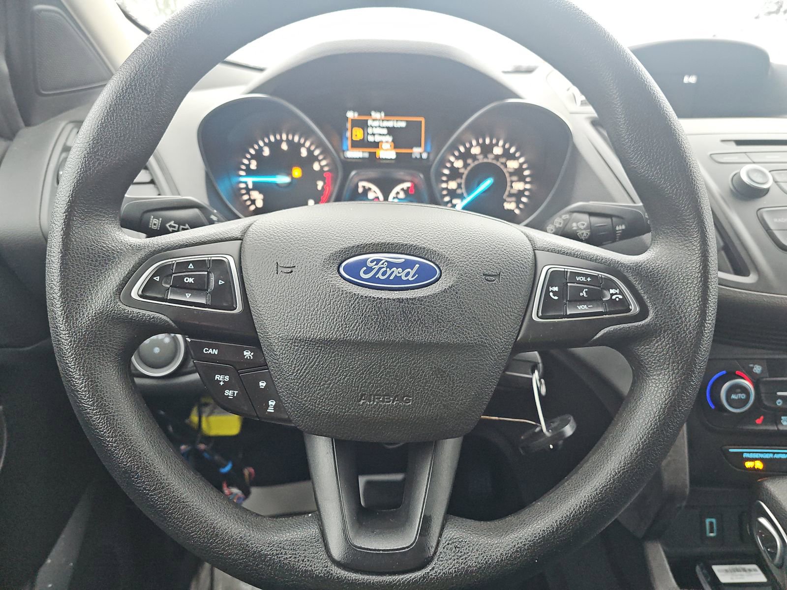 Used 2018 Ford Escape SE w/ Ford Safe & Smart Package image 13