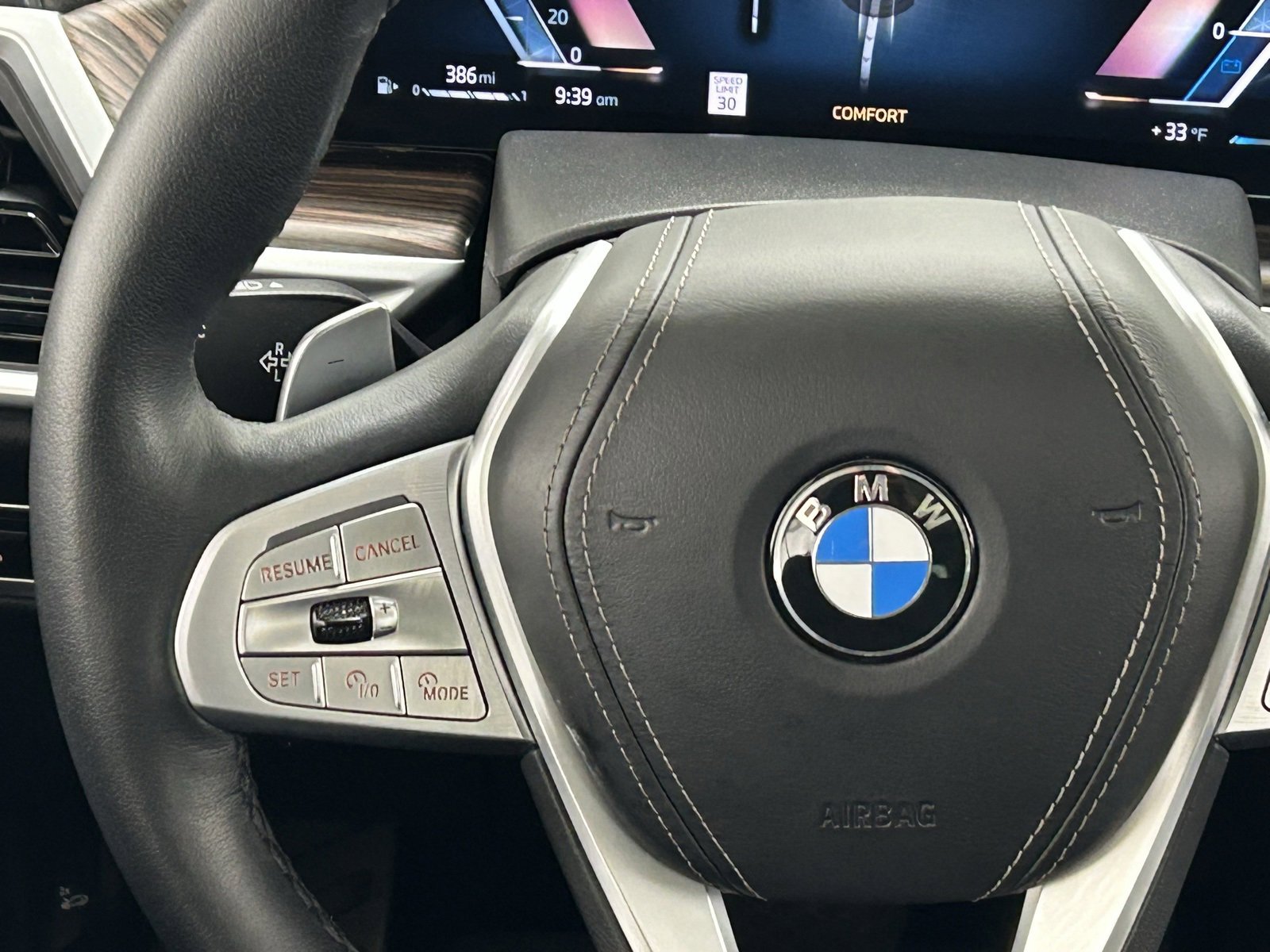 Used 2024 BMW X7 xDrive40i image 11