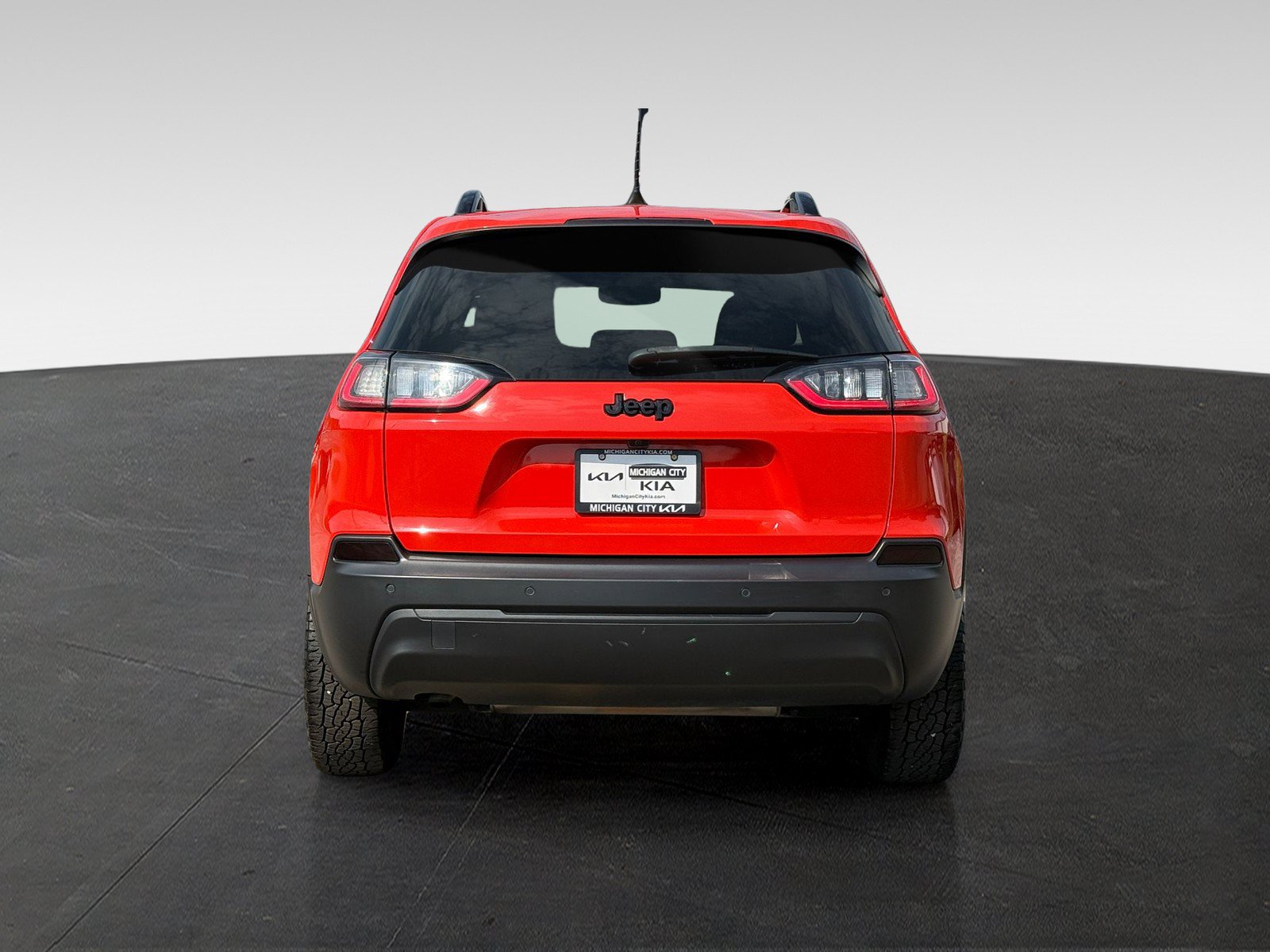 Used 2021 Jeep Cherokee Latitude Plus FWD image 6