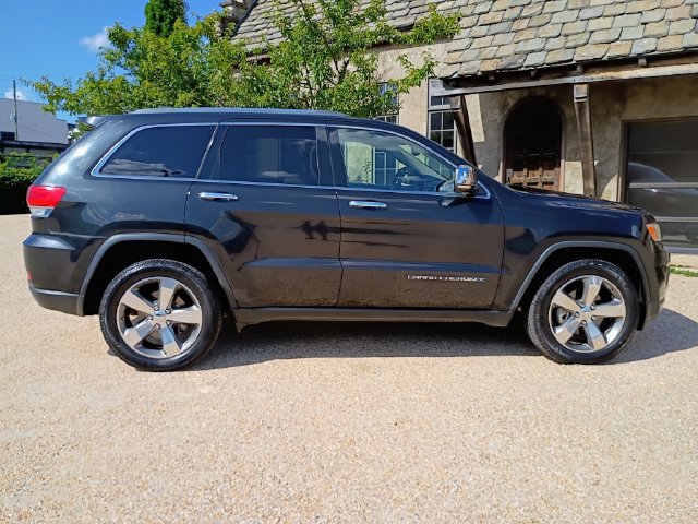 Used 2016 Jeep Grand Cherokee Limited w/ Trailer Tow Group IV RWD image 16