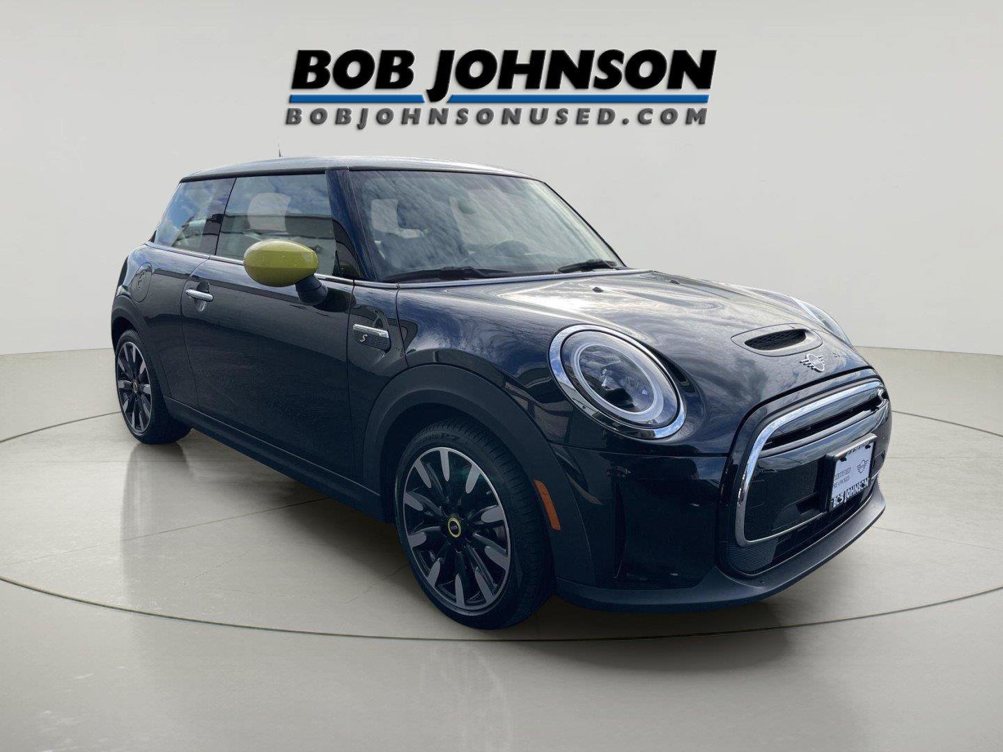 Used 2024 MINI Cooper SE FWD image 1