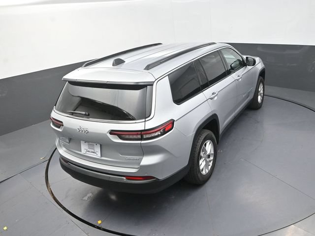 Used 2025 Jeep Grand Cherokee L Laredo AWD/4WD image 17