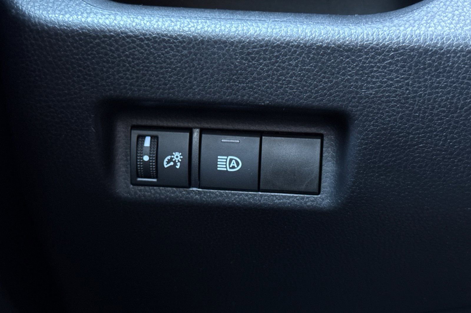 Used 2021 Toyota RAV4 LE w/ Carpet Mat Package (TMS) image 29