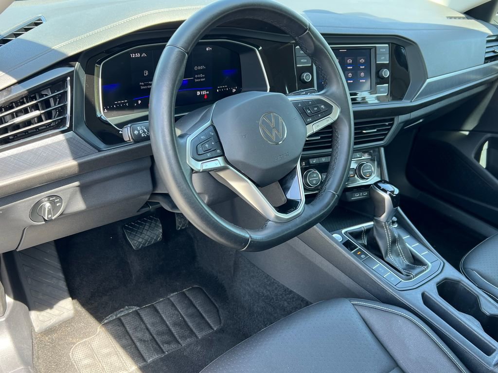 Used 2024 Volkswagen Jetta SE FWD image 16