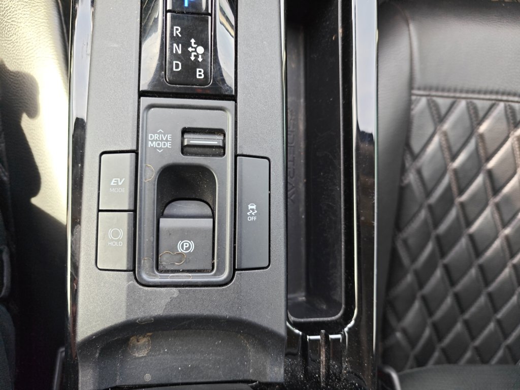 Used 2023 Toyota Prius LE image 22