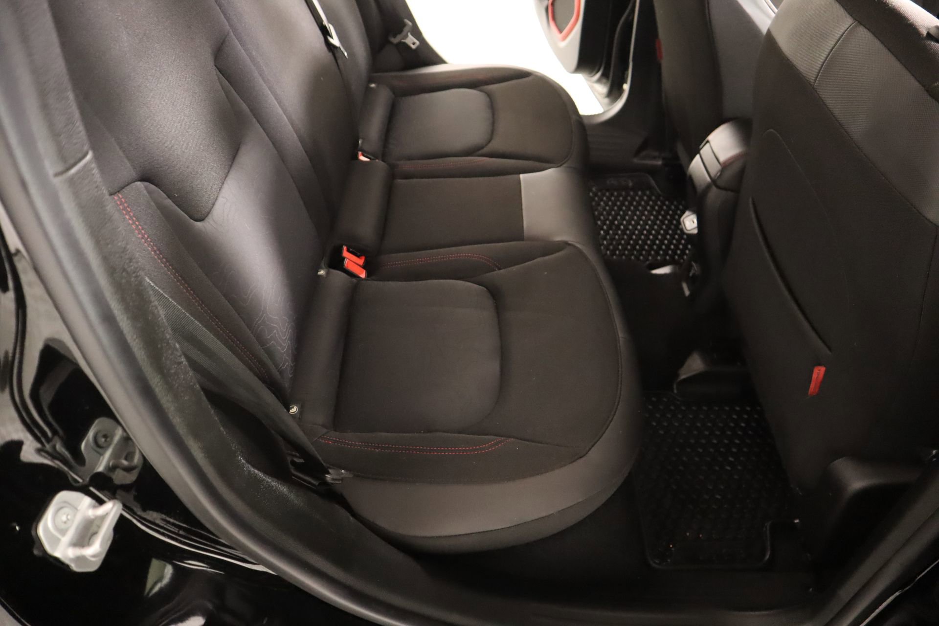 Used 2018 Jeep Renegade Trailhawk w/ UConnect 8.4 Nav Group image 14