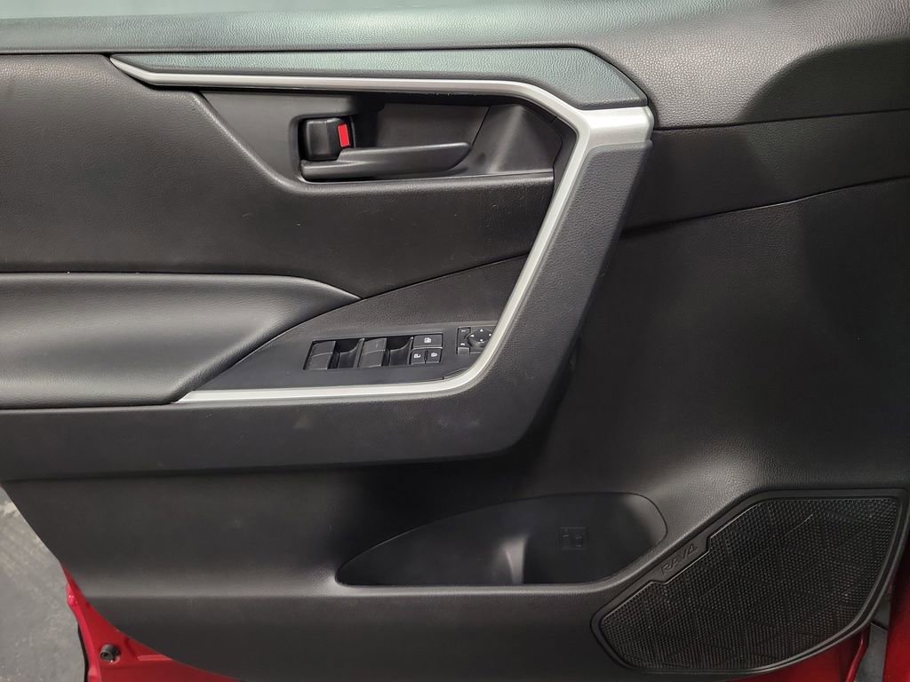 Used 2021 Toyota RAV4 LE image 22