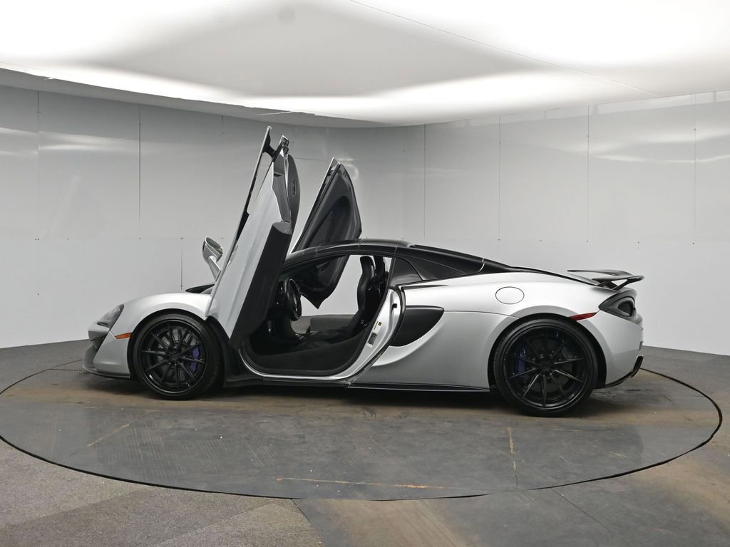Used 2019 McLaren 570S Spider RWD image 46