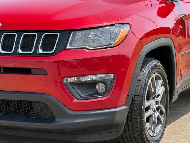 Used 2017 Jeep Compass Latitude w/ Popular Equipment Group image 12