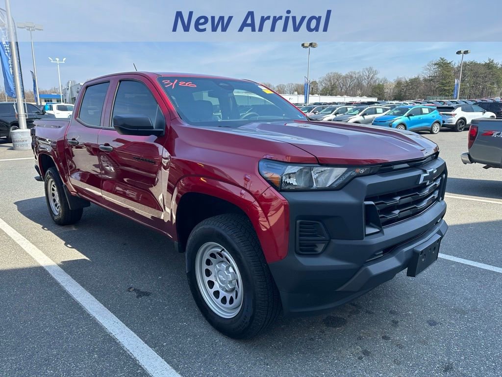 Used 2025 Chevrolet Colorado W/T w/ Advanced Trailering Package image 2