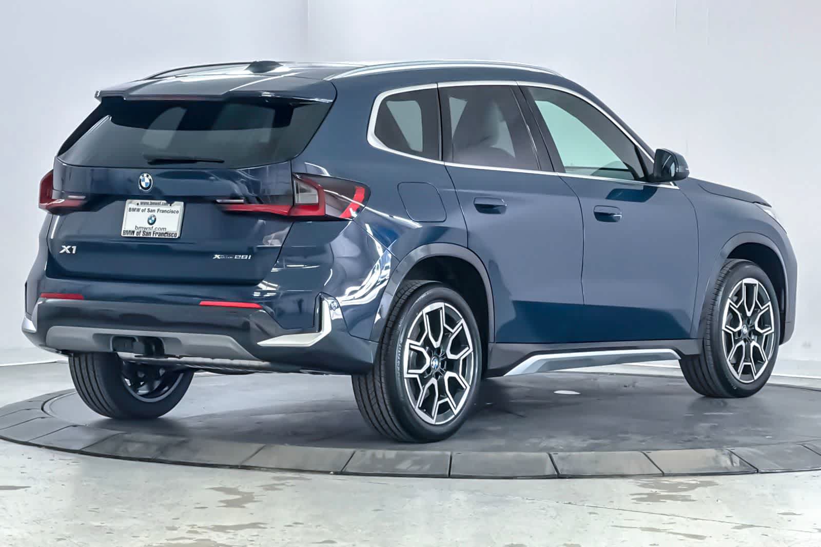New 2026 BMW X1 xDrive28i w/ Technology Package AWD/4WD image 2