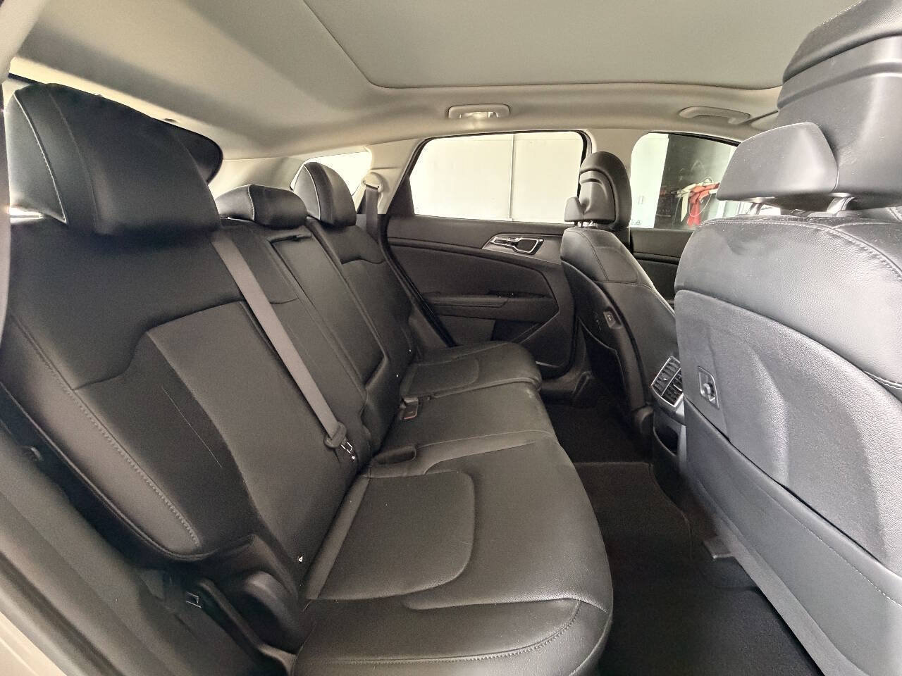Used 2023 Kia Sportage SX FWD image 24