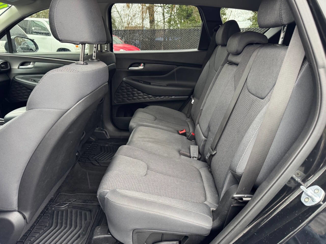 Used 2019 Hyundai Santa Fe SE image 10