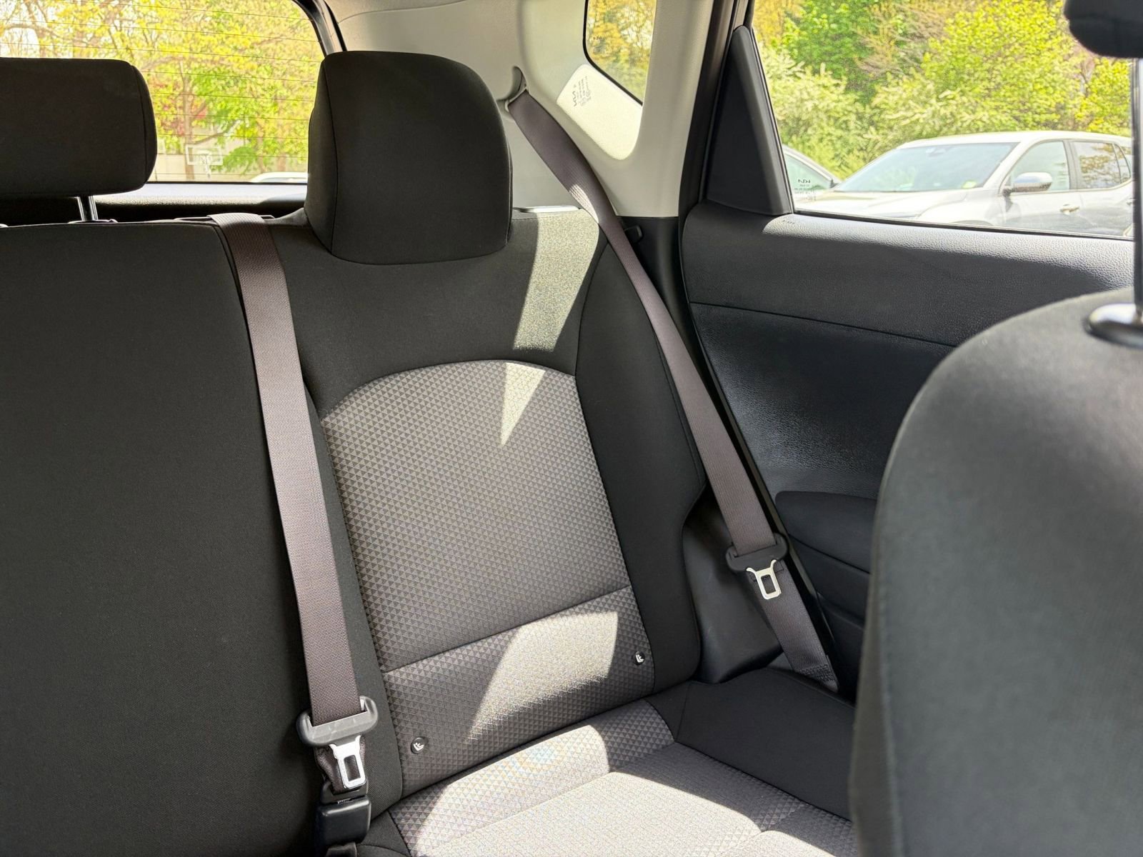 Used 2025 Kia Soul LX w/ LX Technology Package FWD image 35