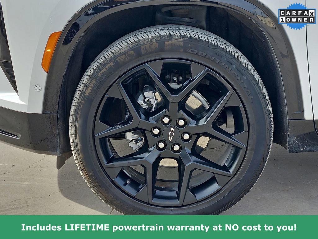 Used 2025 Chevrolet Traverse RS image 9