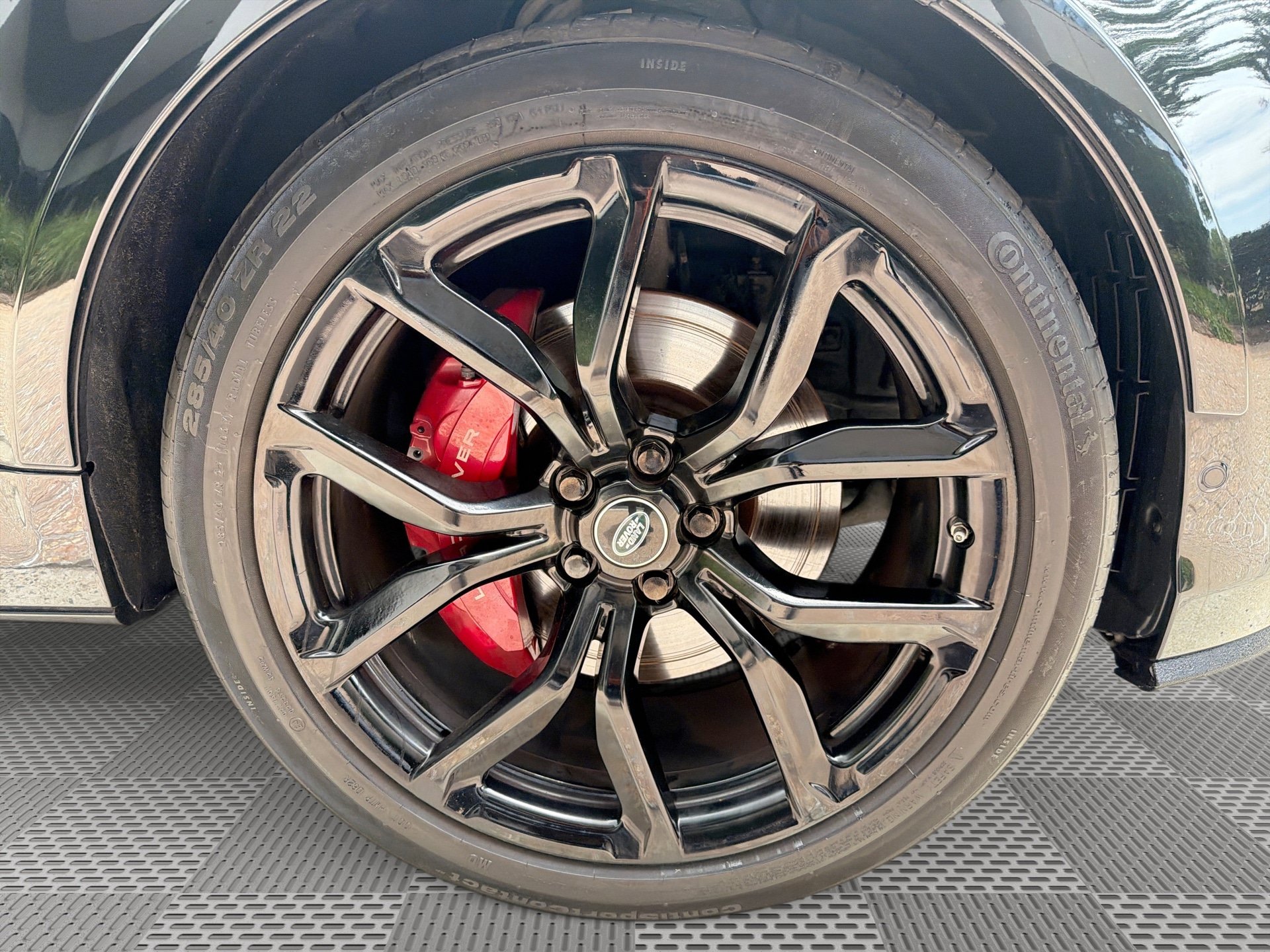 Used 2020 Land Rover Range Rover Sport SVR AWD/4WD image 31