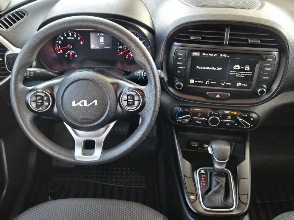 Certified 2022 Kia Soul LX w/ Technology Package FWD image 28