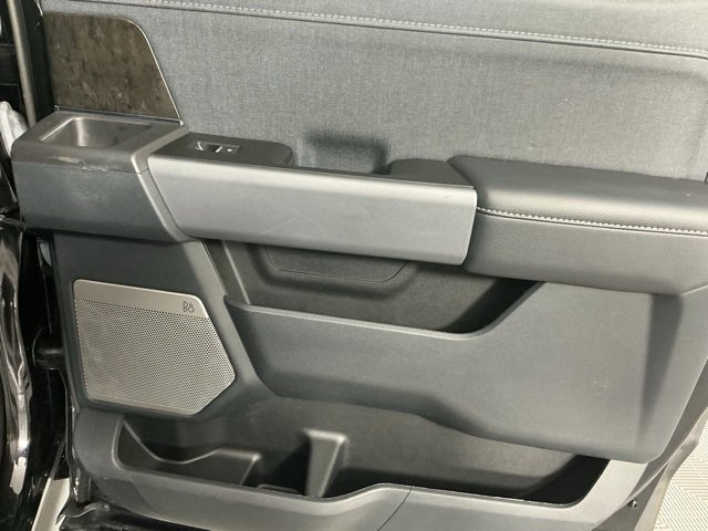 Used 2022 Ford F150 Lightning Lariat image 11