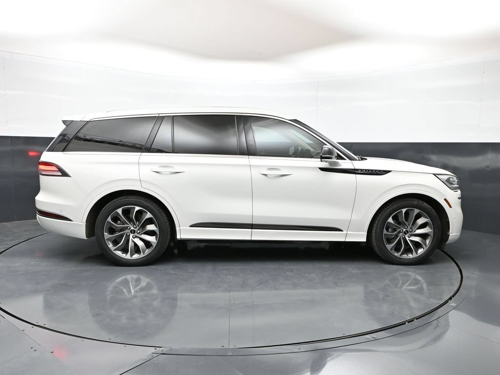 Used 2021 Lincoln Aviator Grand Touring w/ Equipment Group 302A AWD/4WD image 4