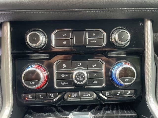 Used 2024 GMC Yukon XL Denali image 28