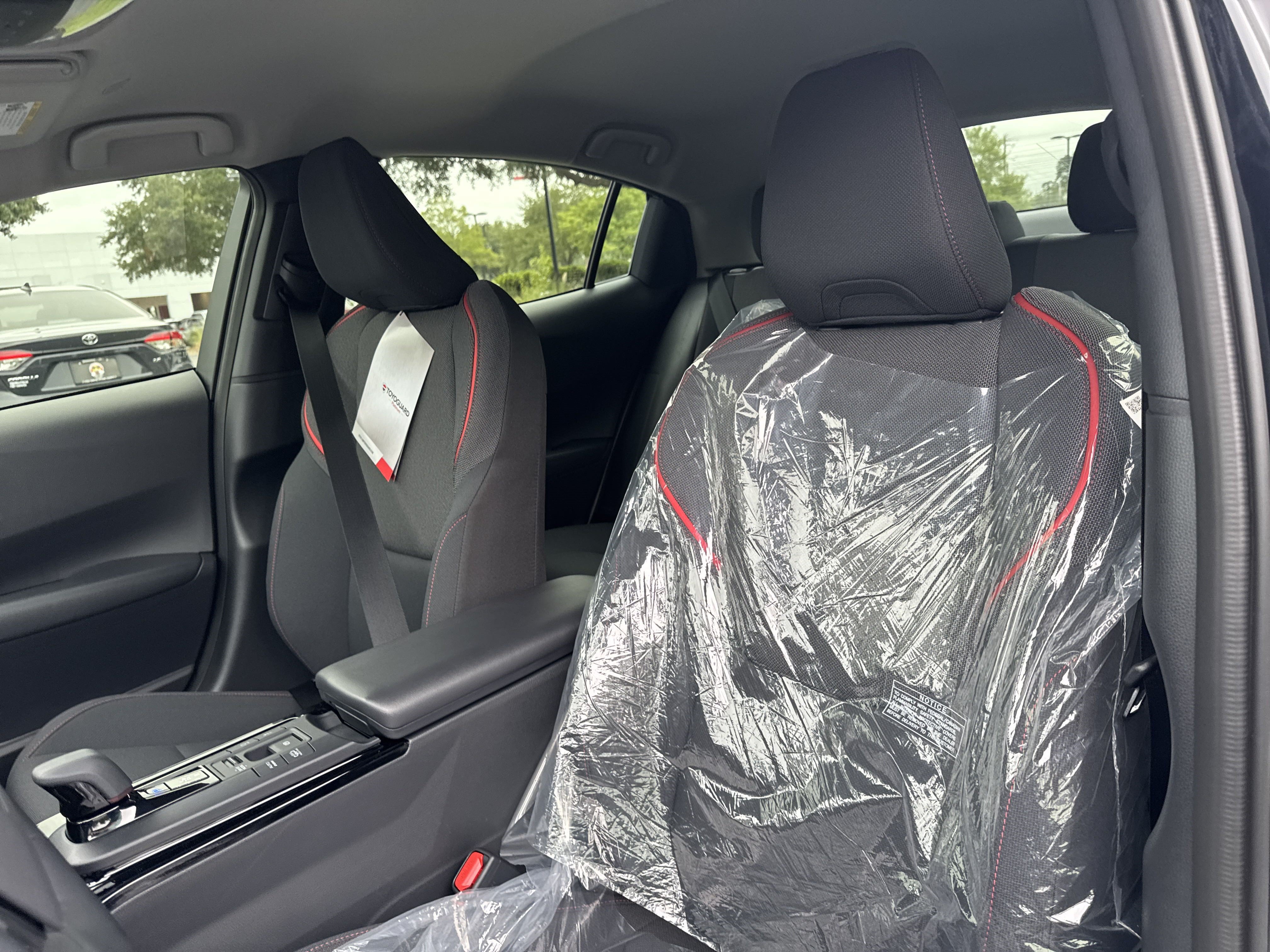 New 2025 Toyota Prius Plug-In Hybrid FWD image 14