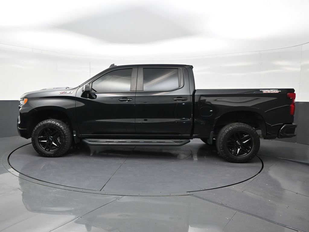 Used 2022 Chevrolet Silverado 1500 LT Trail Boss w/ LT Trail Boss Premium Package AWD/4WD image 2