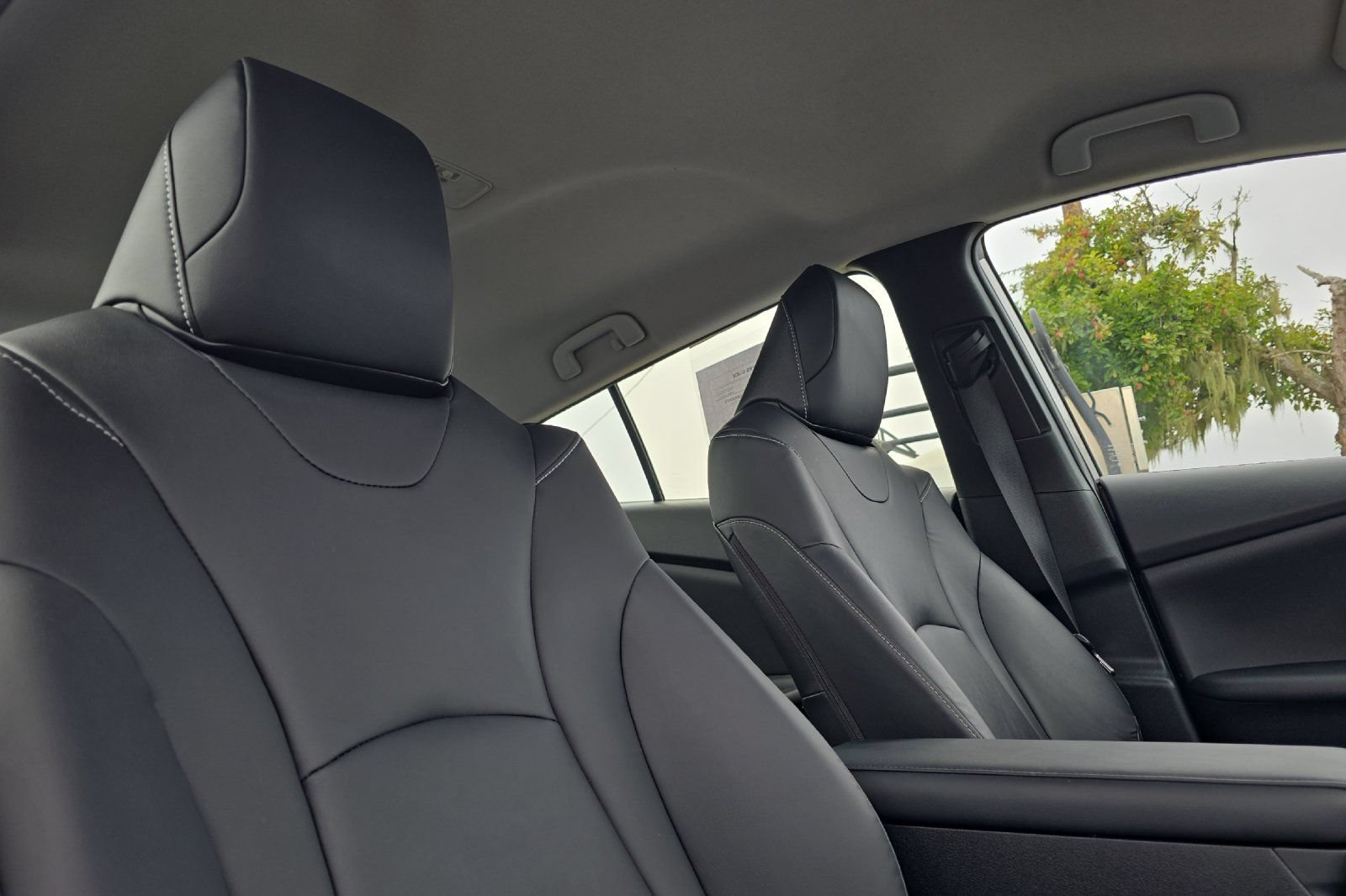 Used 2021 Toyota Prius Prime Limited w/ Carpet Mat Package (TMS) FWD image 14