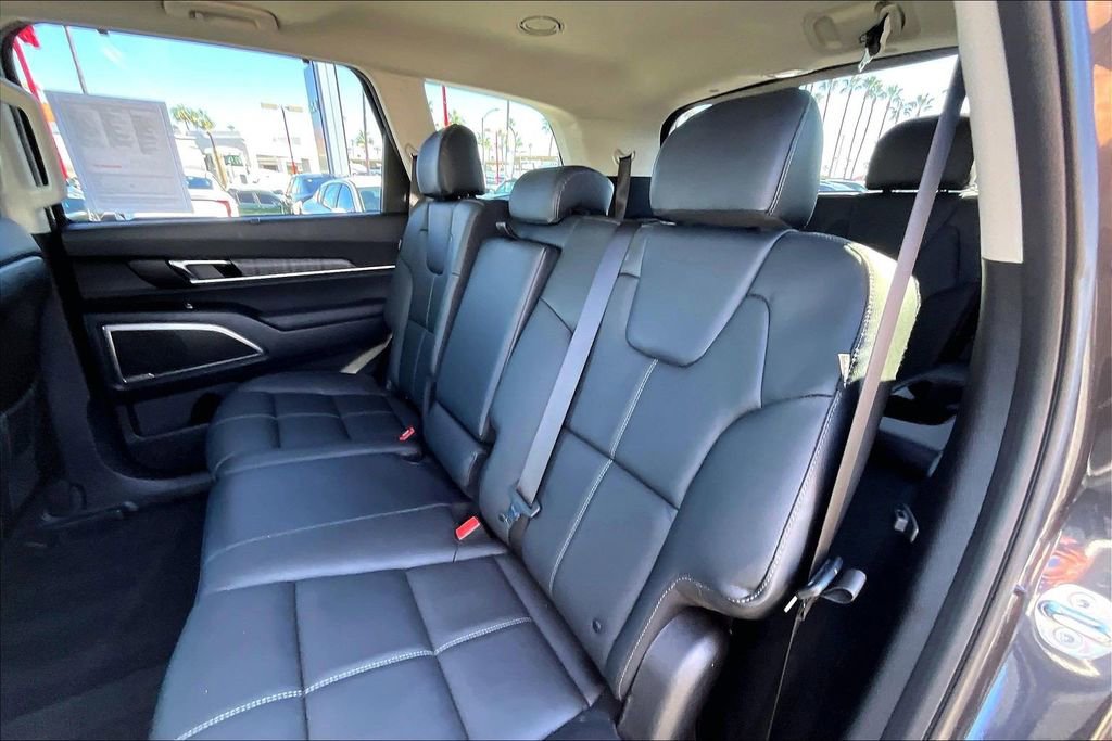 Used 2025 Kia Telluride EX image 15