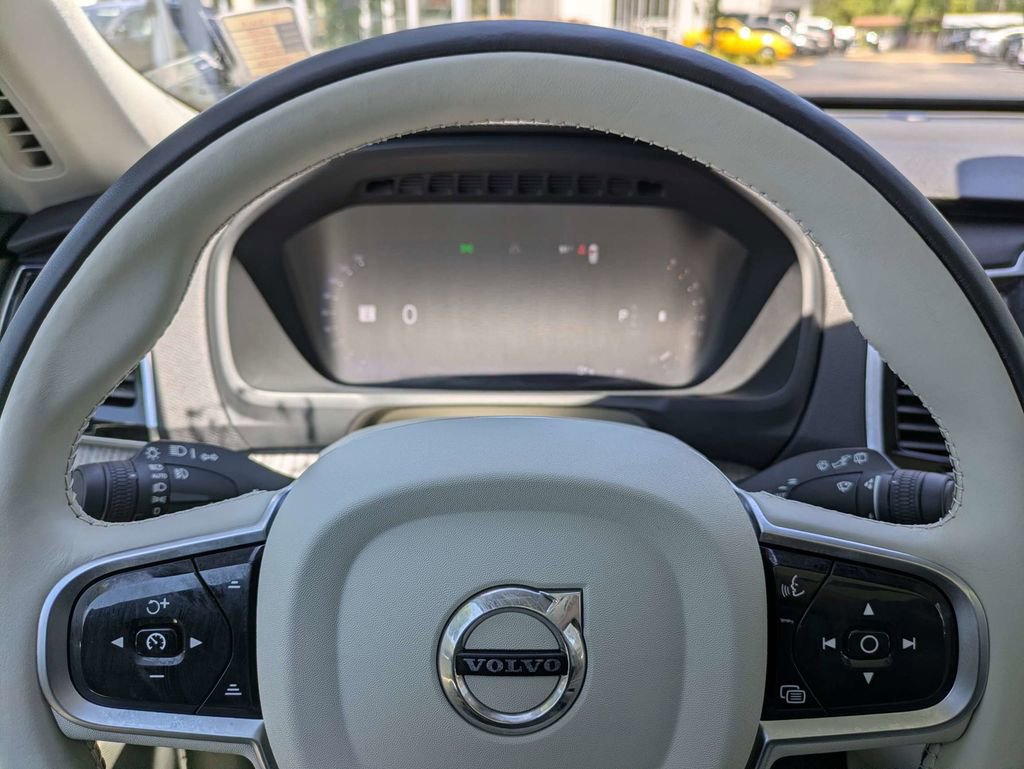 Used 2025 Volvo XC90 B6 Plus w/ Protection Package Premier image 41