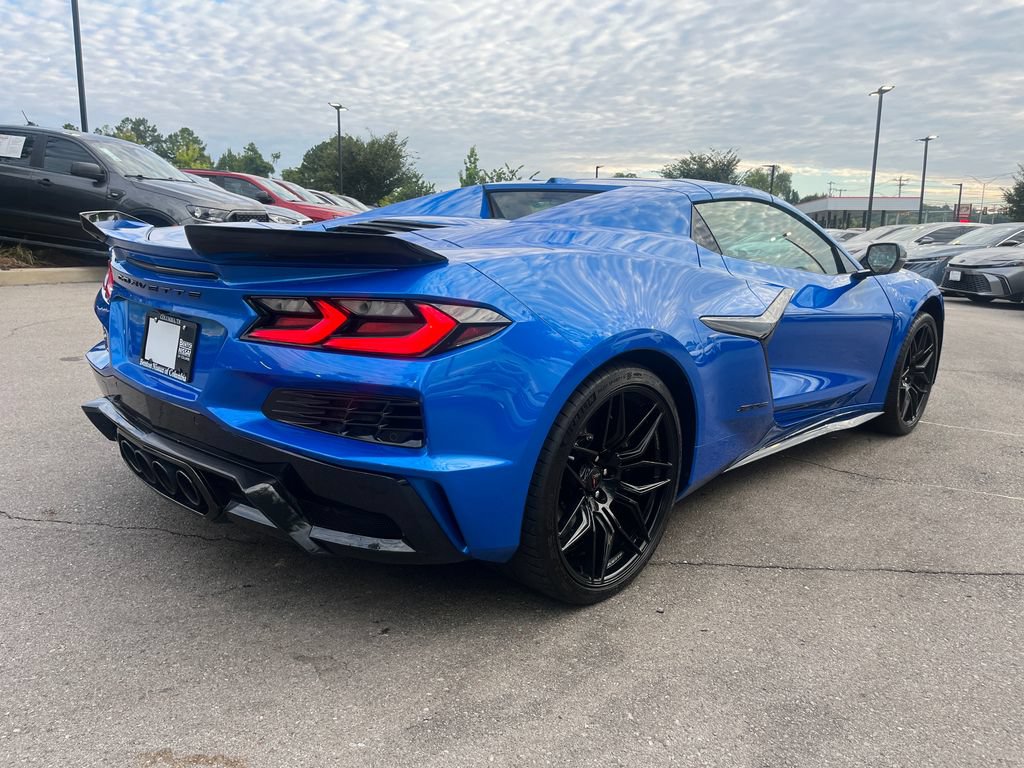 Used 2025 Chevrolet Corvette Z06 RWD image 6
