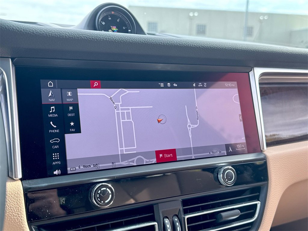 Used 2022 Porsche Macan Base image 19