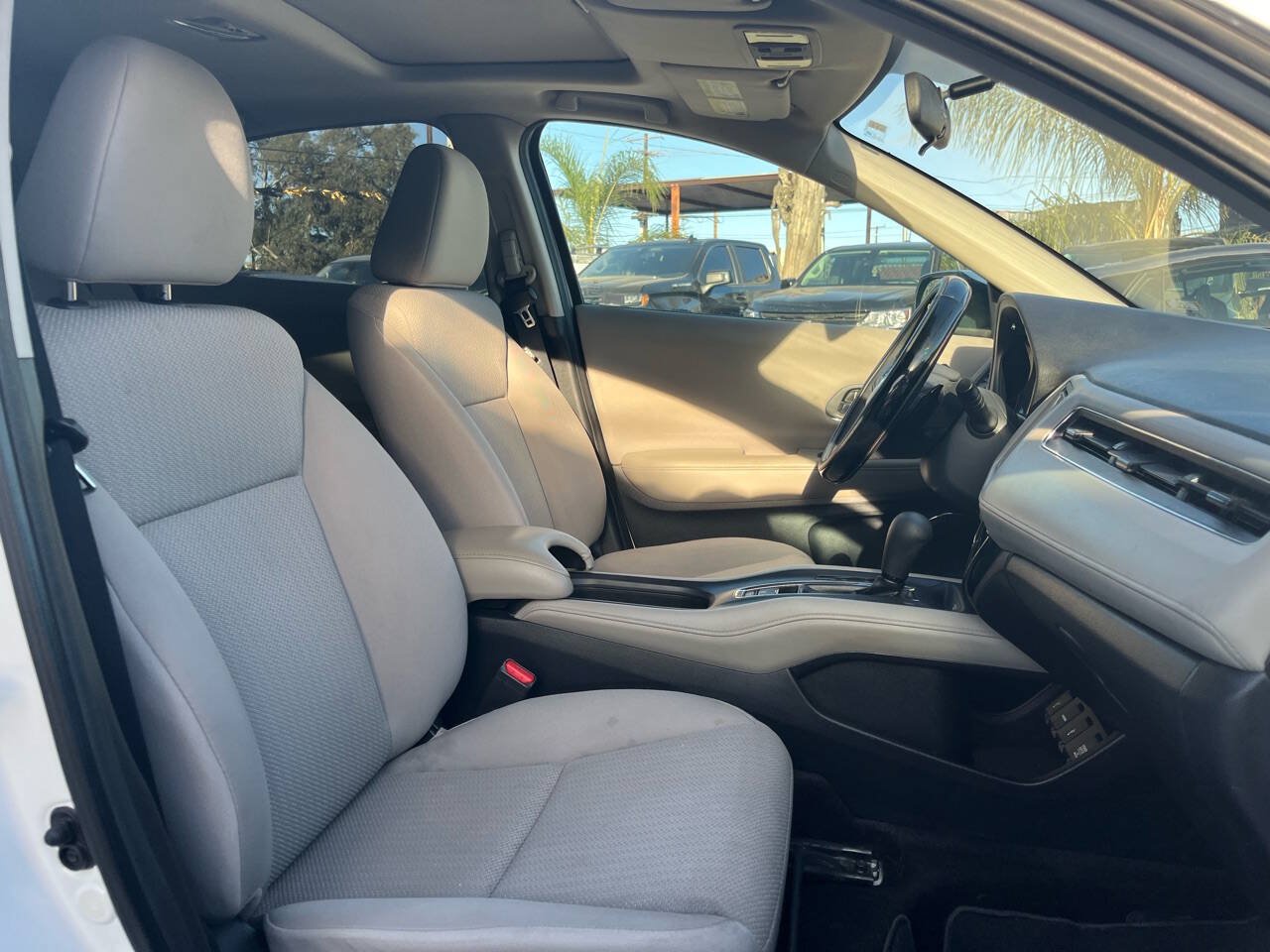 Used 2016 Honda HR-V EX image 26