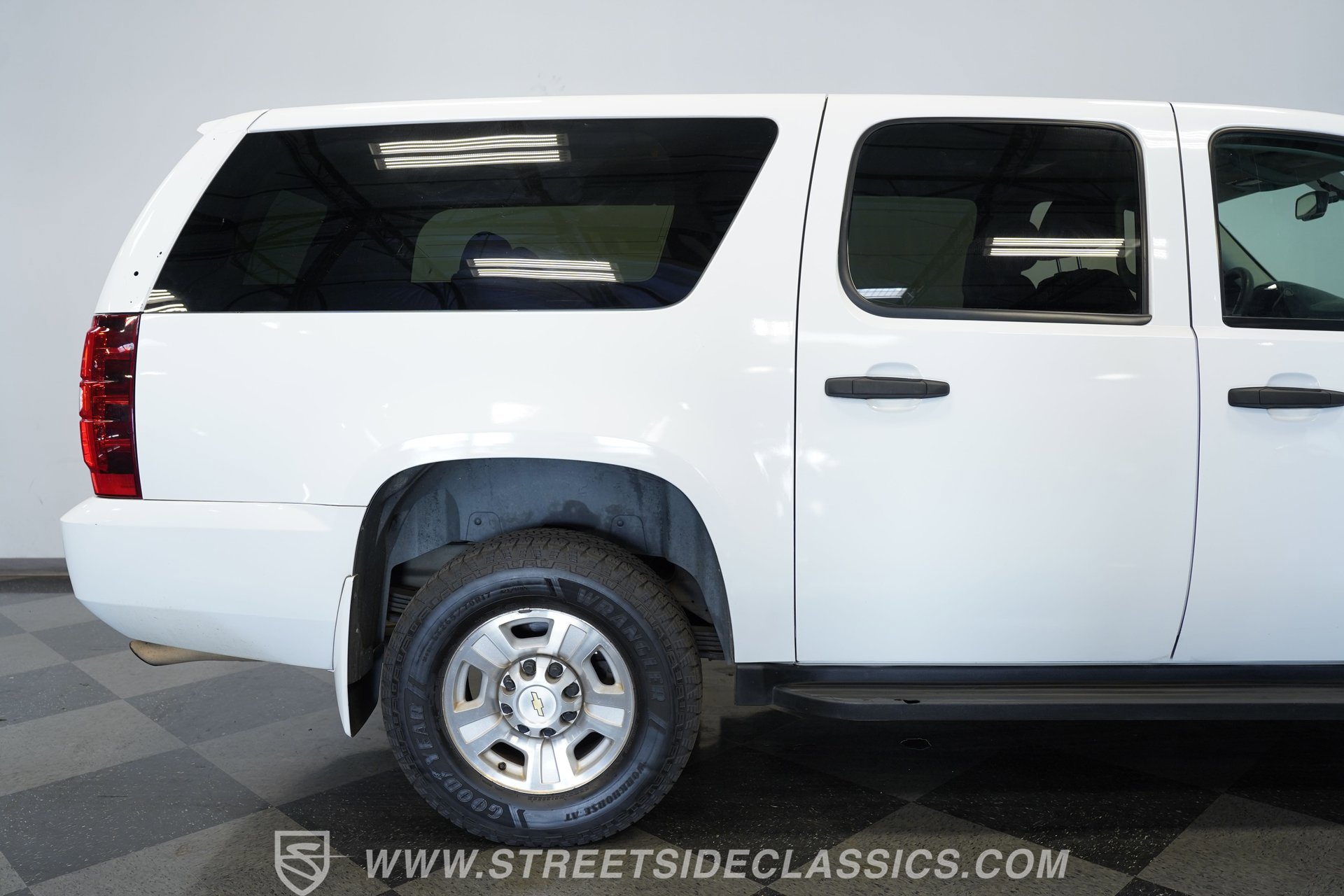 Used 2012 Chevrolet Suburban 2500 w/ Skid Plate Package image 32