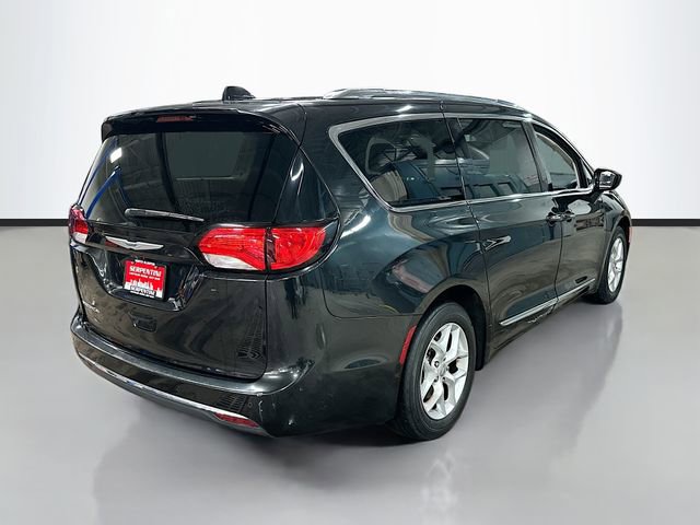 Used 2018 Chrysler Pacifica Touring-L w/ Tire & Wheel Group FWD image 6