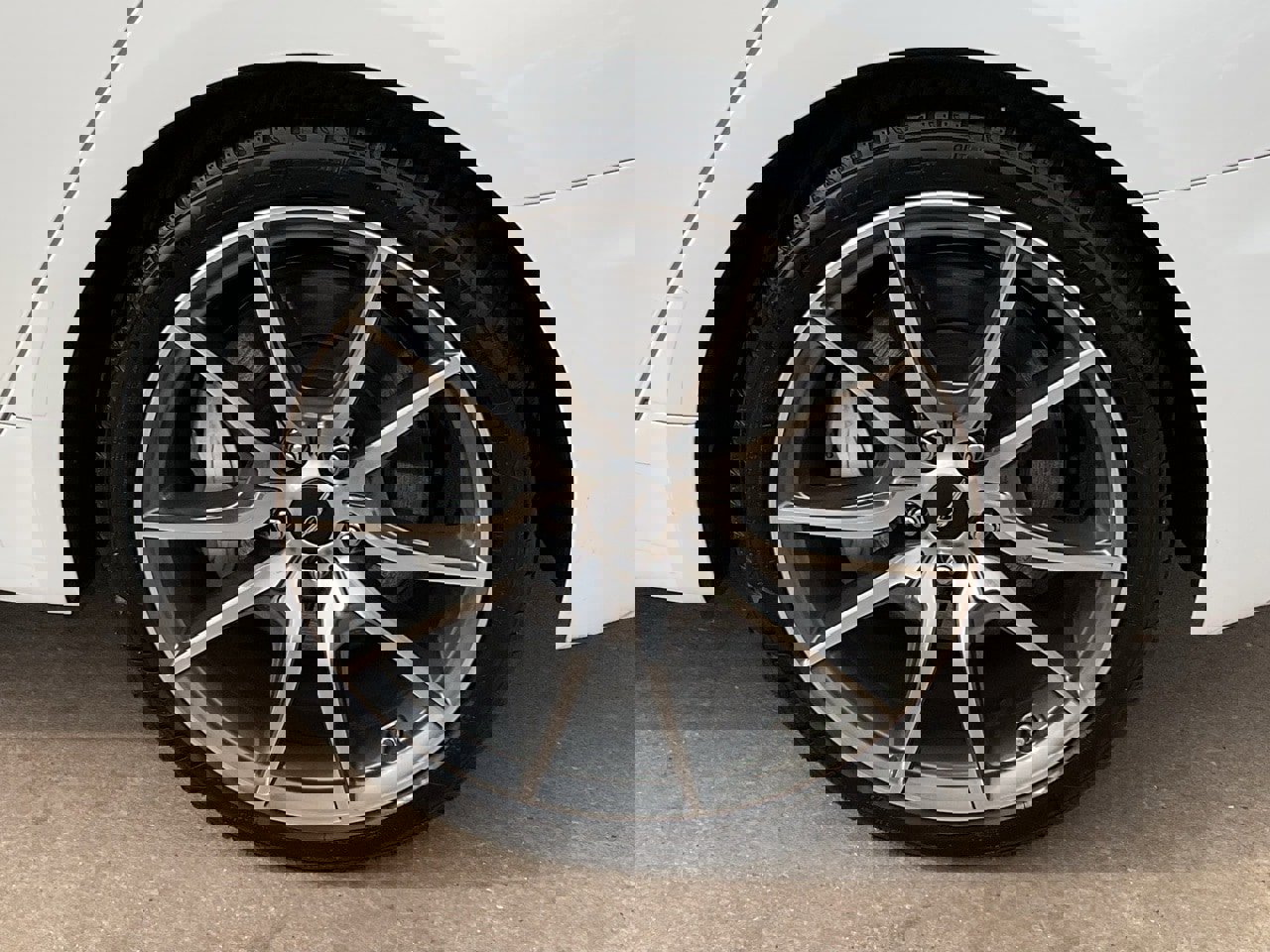 Used 2025 Genesis G70 2.5T image 8