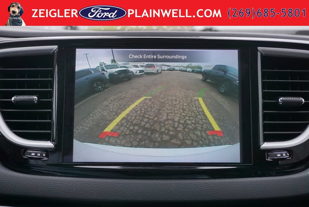 Used 2024 Chrysler Pacifica Touring-L FWD image 22