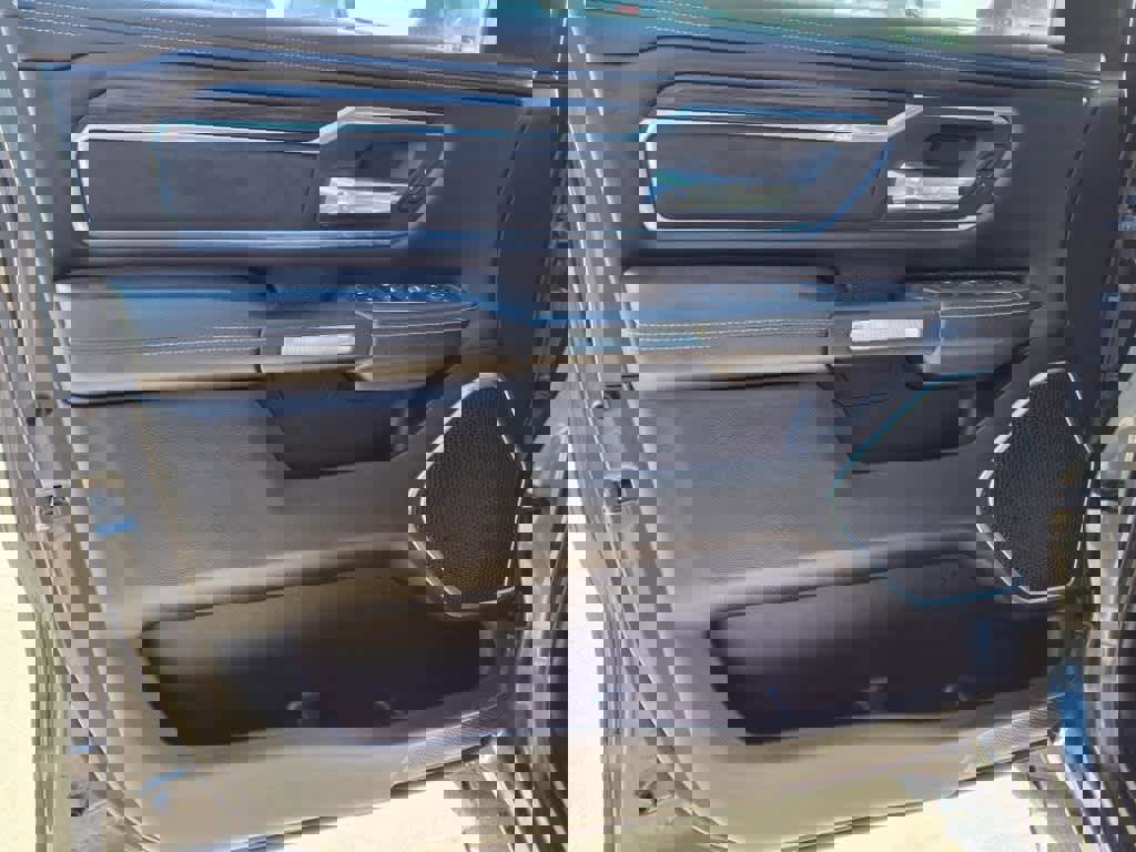 Used 2023 RAM 1500 Laramie image 10