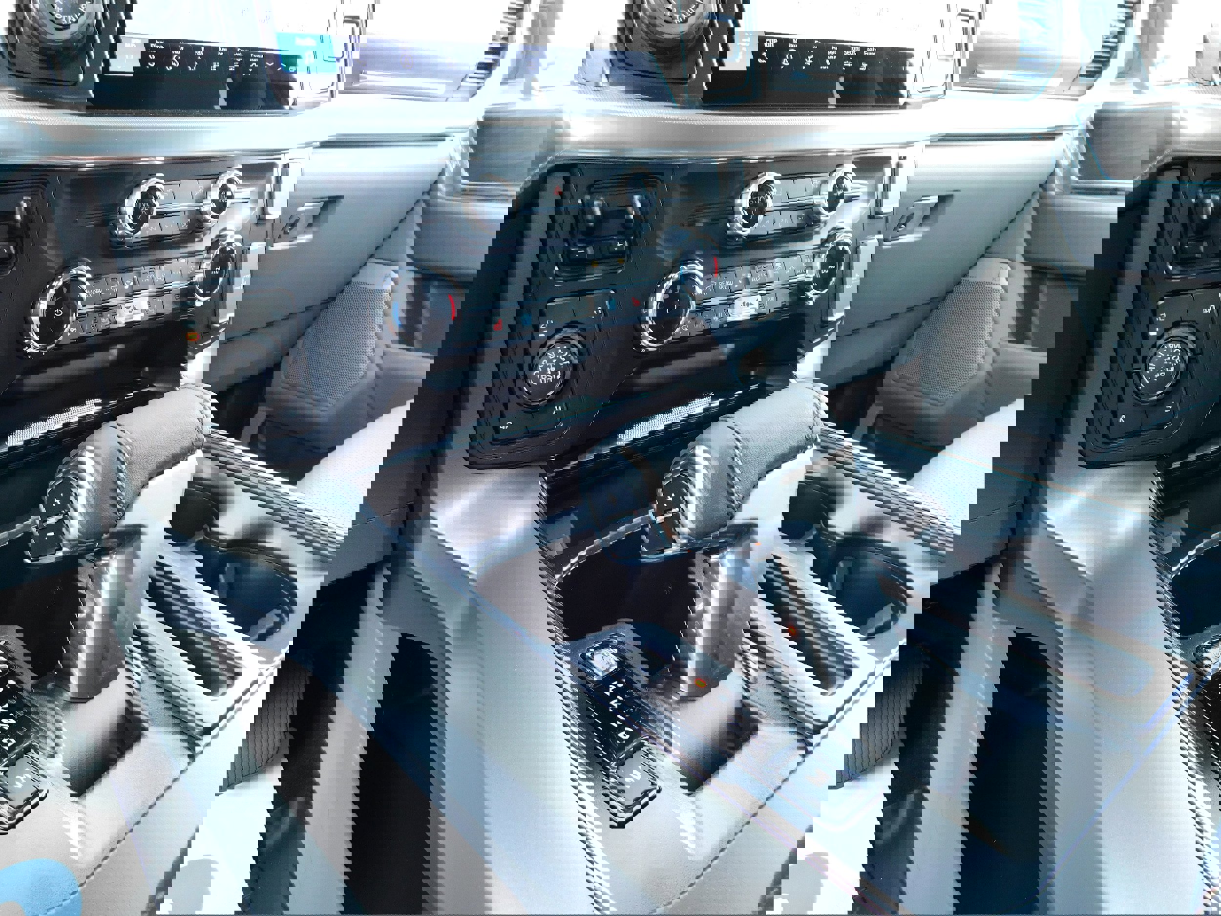 New 2025 Ford F150 Lariat w/ Equipment Group 501A Mid image 21