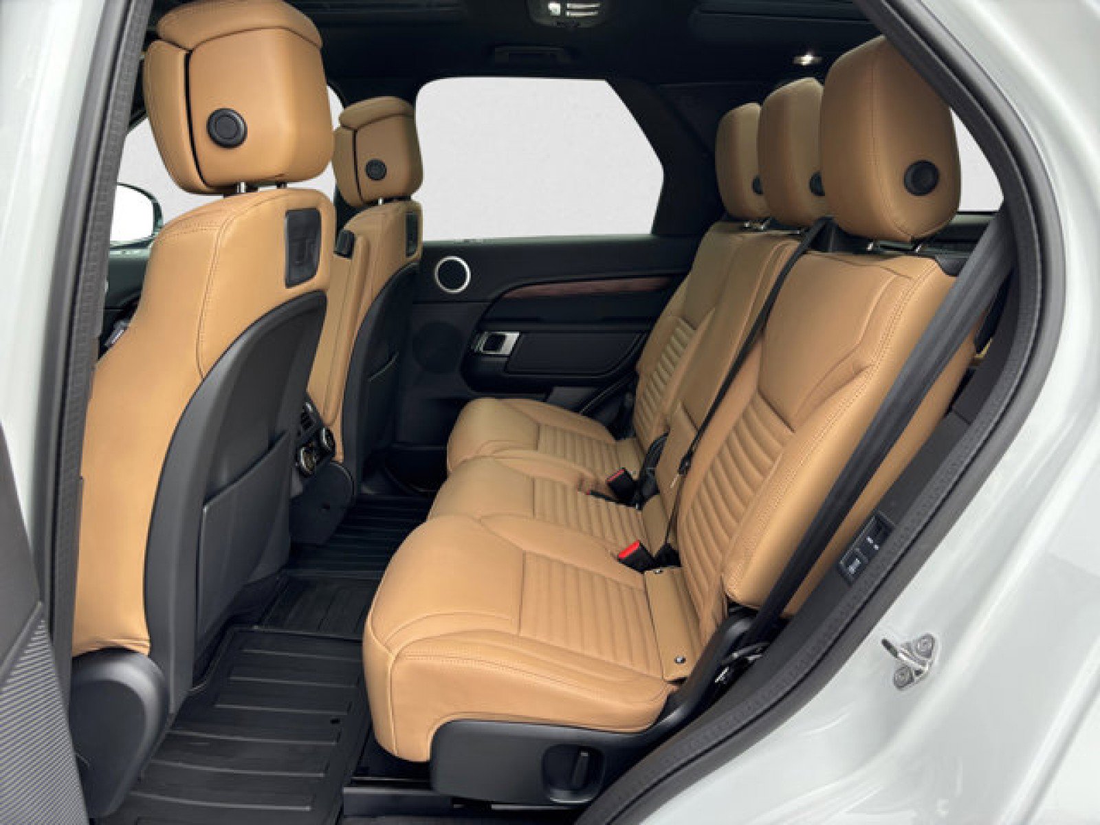 New 2025 Land Rover Discovery Dynamic SE image 18