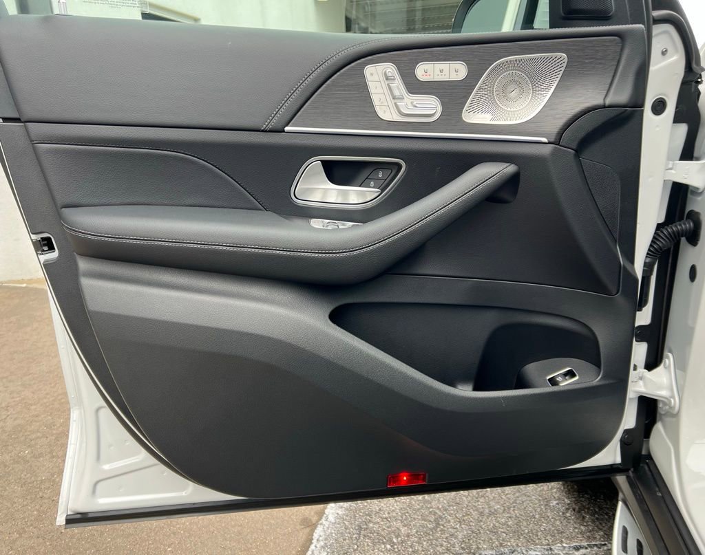 New 2026 Mercedes-Benz GLS 450 4MATIC image 11