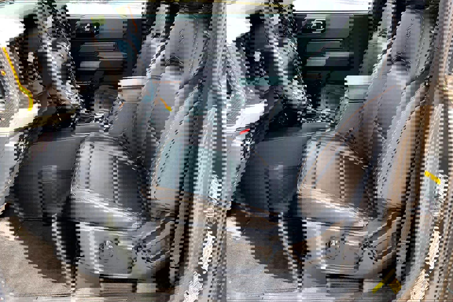 Used 2023 Ford Bronco Badlands image 7