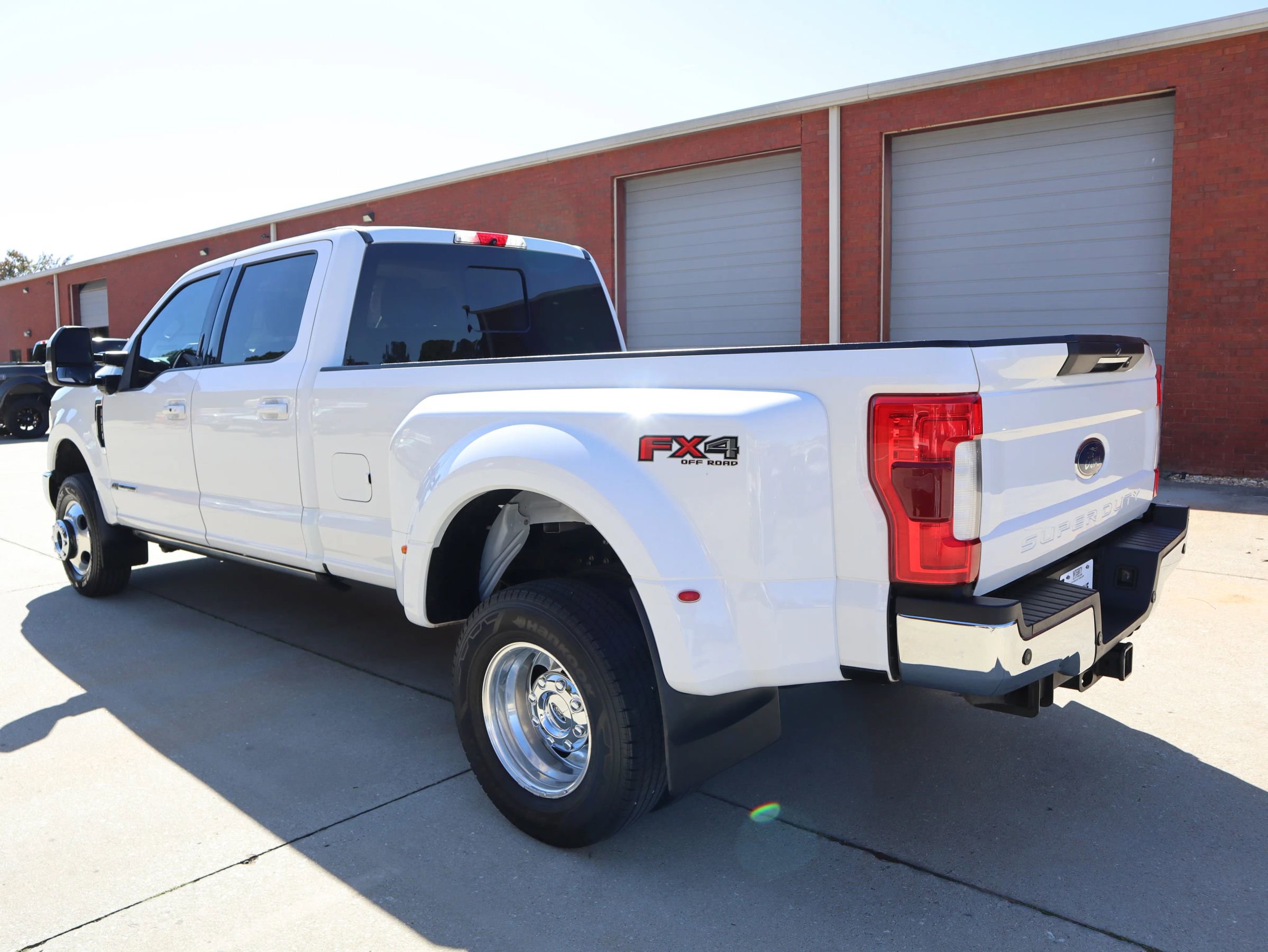 Used 2019 Ford F350 Lariat w/ Lariat Ultimate Package image 3