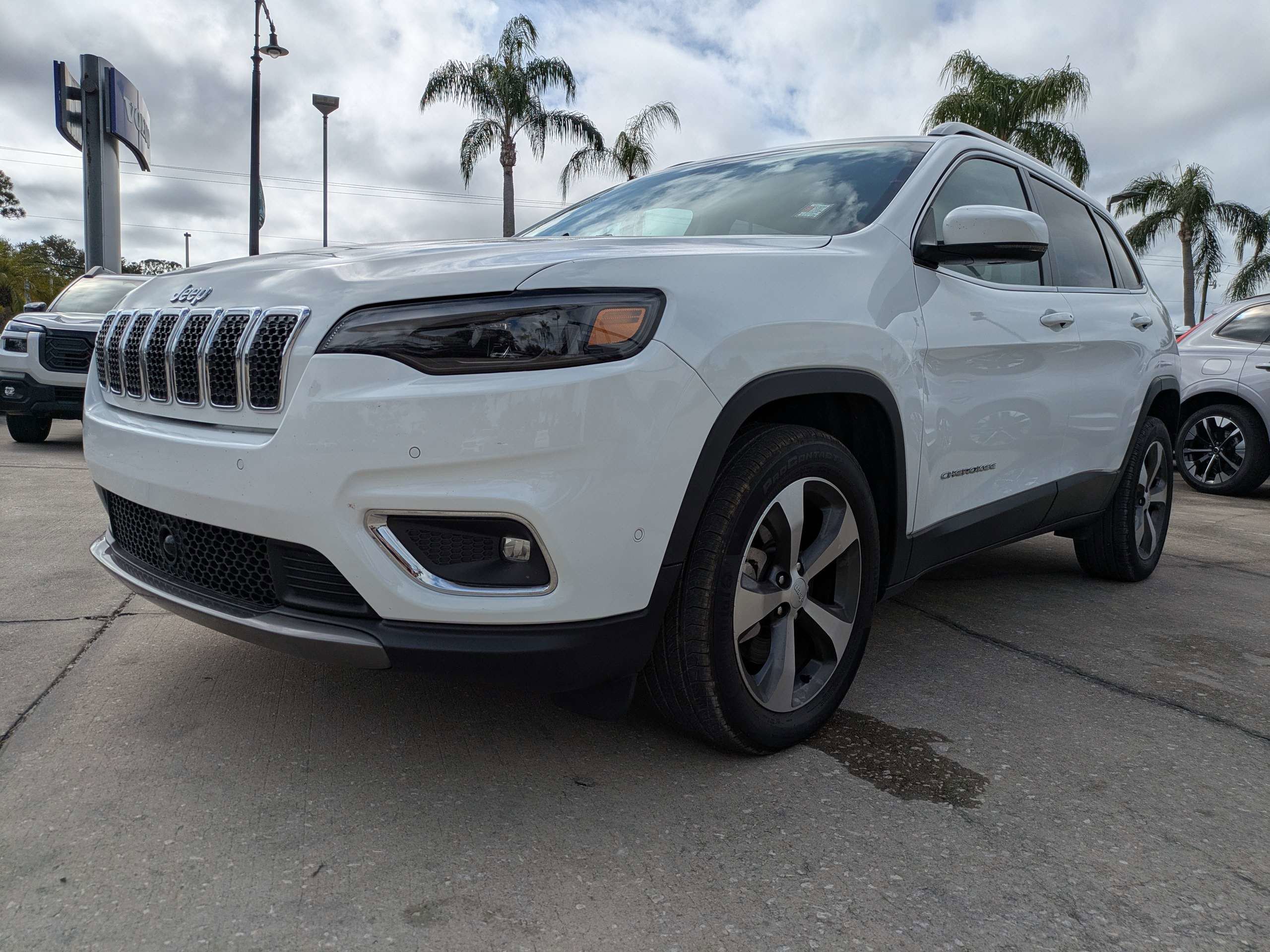 Used 2021 Jeep Cherokee Limited image 8