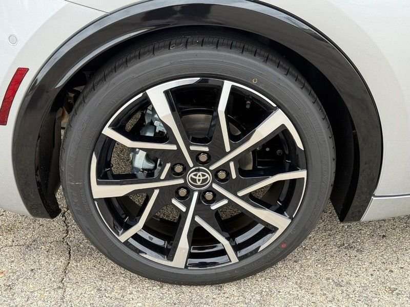 New 2026 Toyota Prius Plug-In Hybrid FWD image 4