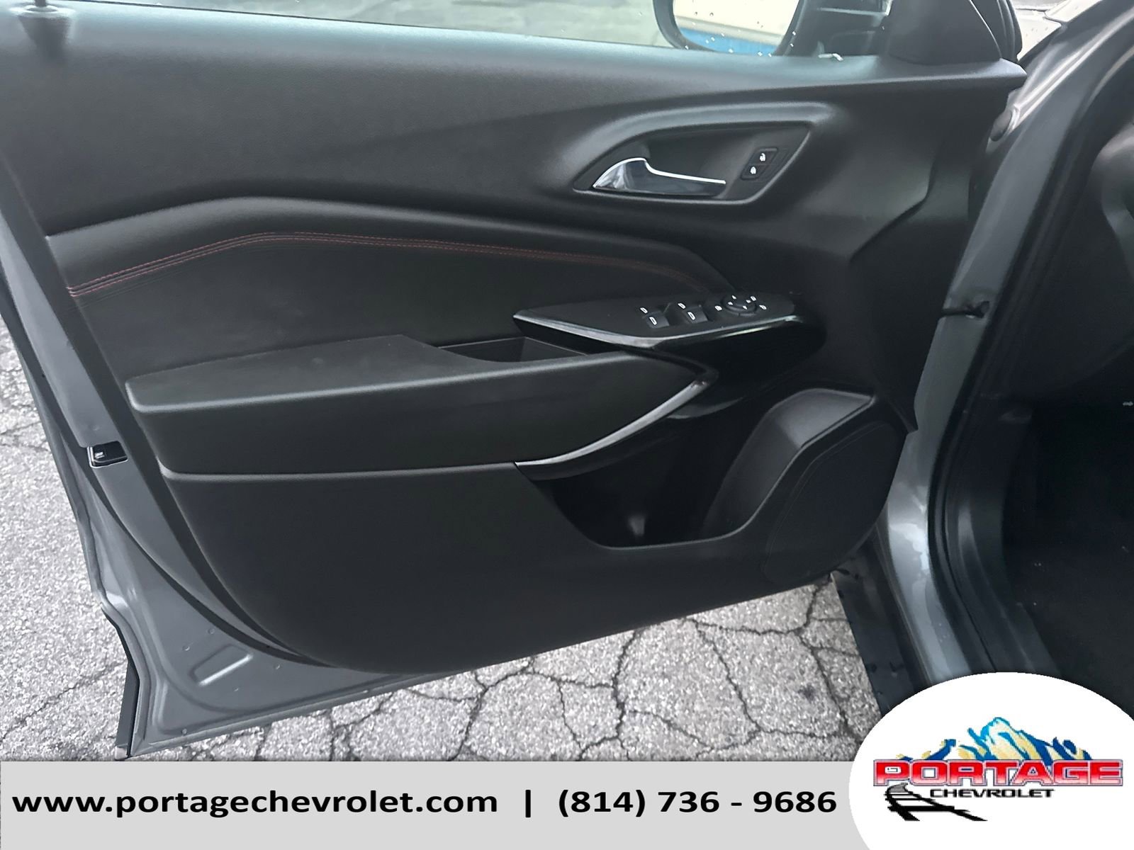 Used 2024 Chevrolet Trax RS w/ Sunroof Package image 11