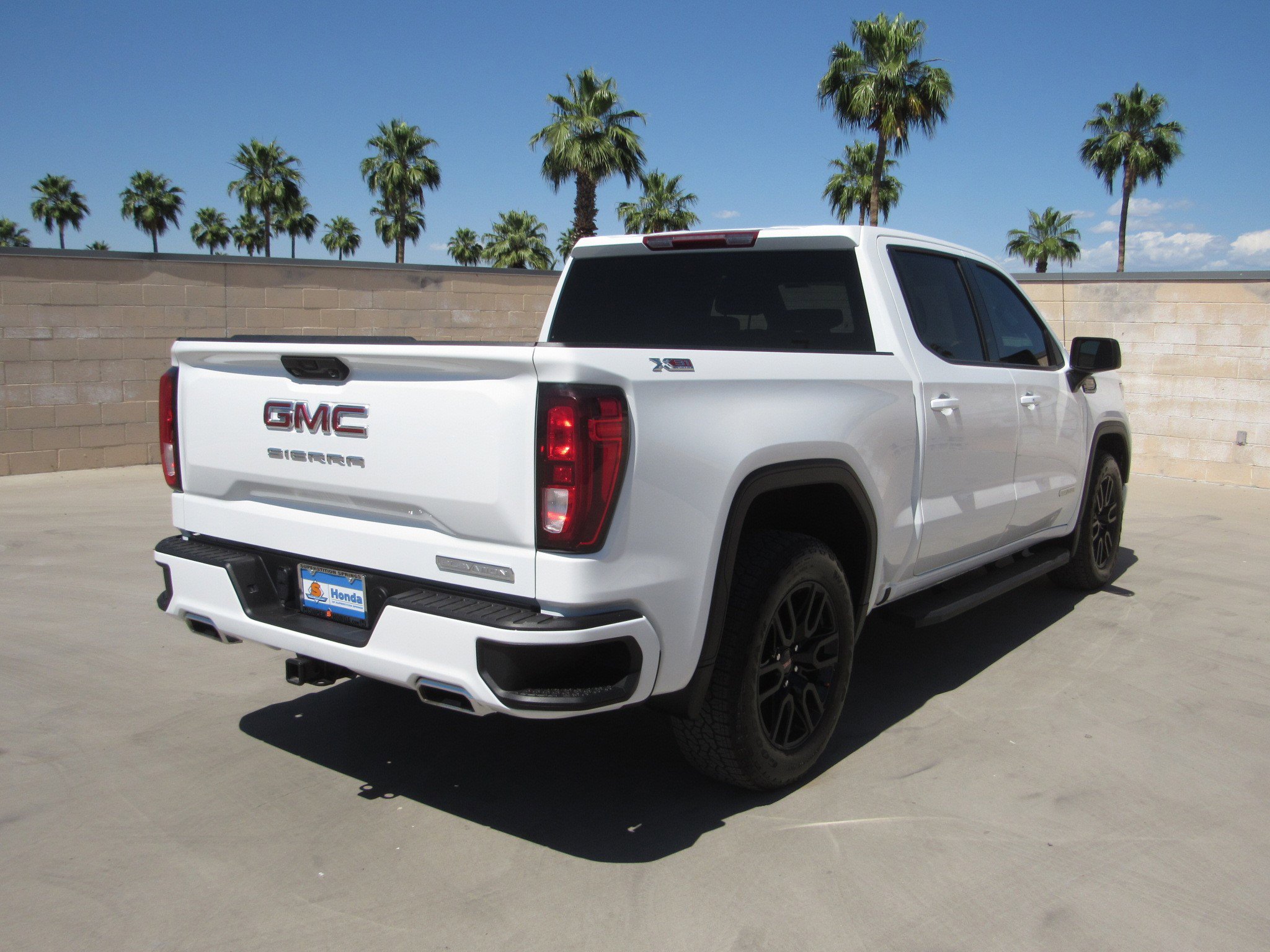 Used 2025 GMC Sierra 1500 Elevation AWD/4WD image 5