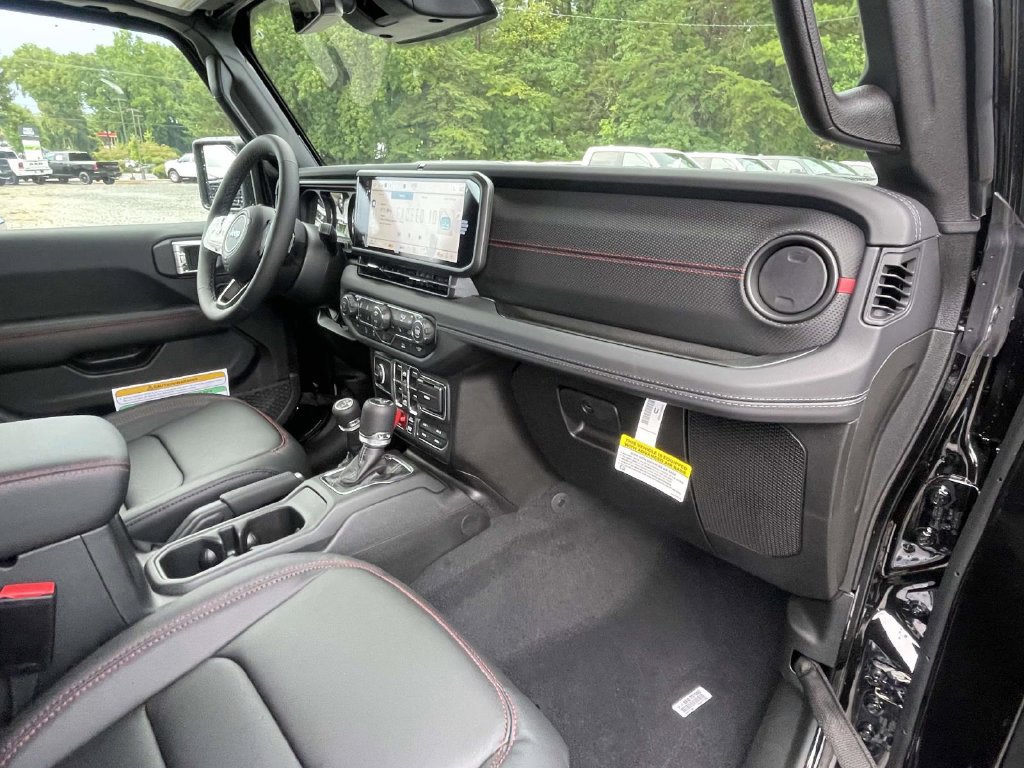 New 2027 Jeep Wrangler Unlimited Rubicon AWD/4WD image 12