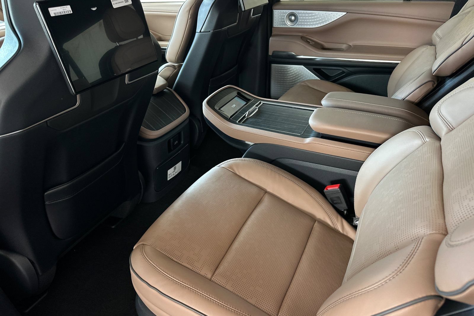 New 2026 Lincoln Navigator L Black Label AWD/4WD image 11