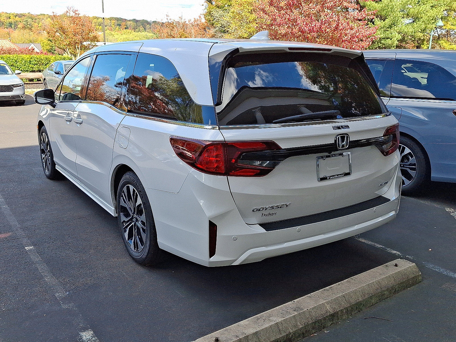 New 2026 Honda Odyssey Elite image 3